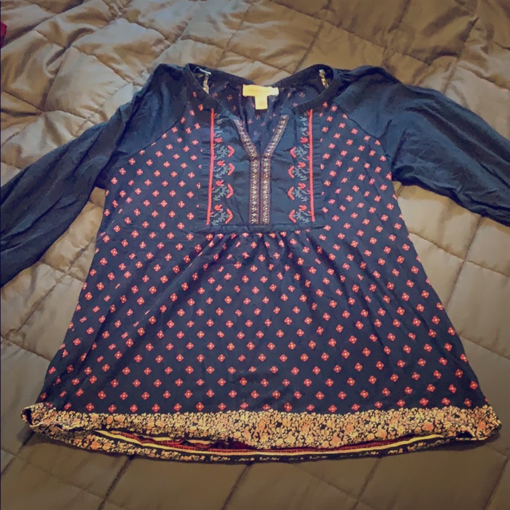 Light 3/4 sleeve top